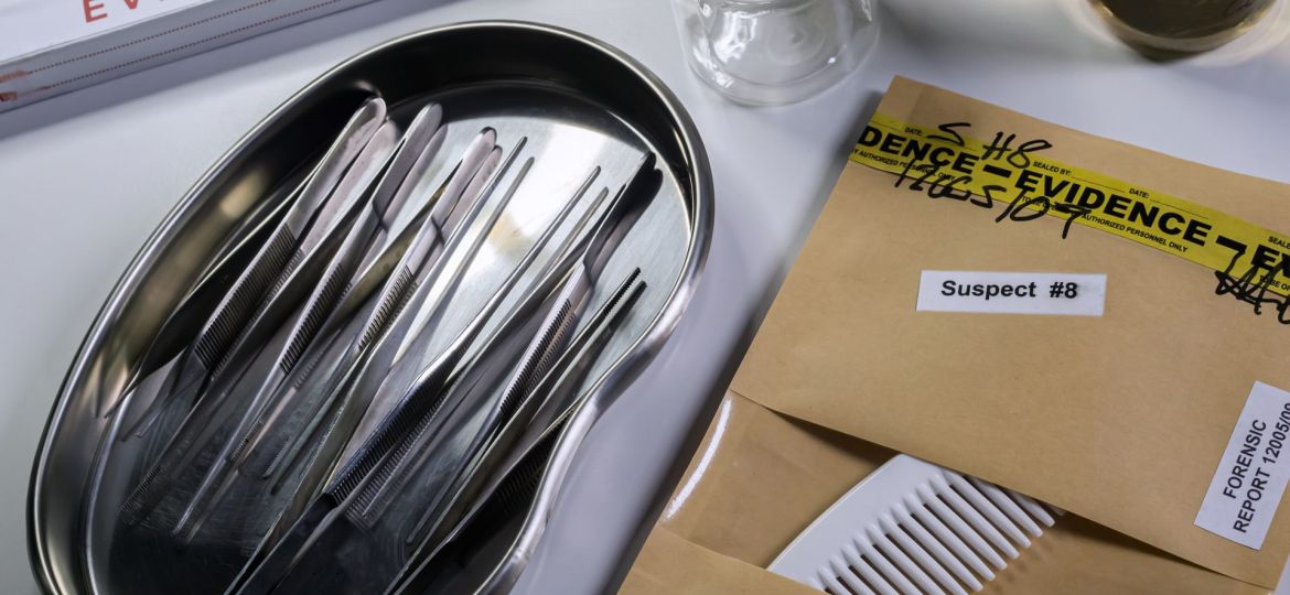 evidence-bag-with-comb-from-a-murder-case-concept-2021-09-02-07-55-10-utc (Demo)